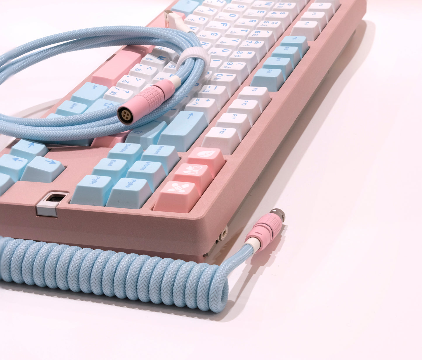Noel Custom Mechanical Keyboard Cable - By Truly Chewyie
